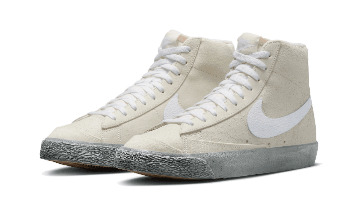 Blazer Mid '77 EMB Summit White