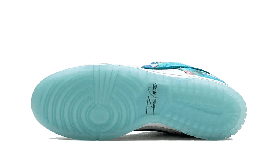 SB Dunk Low Futura Laboratories Bleached Aqua